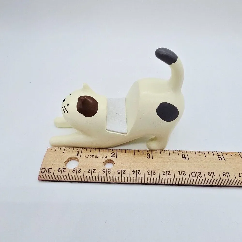 N/A stretching cat